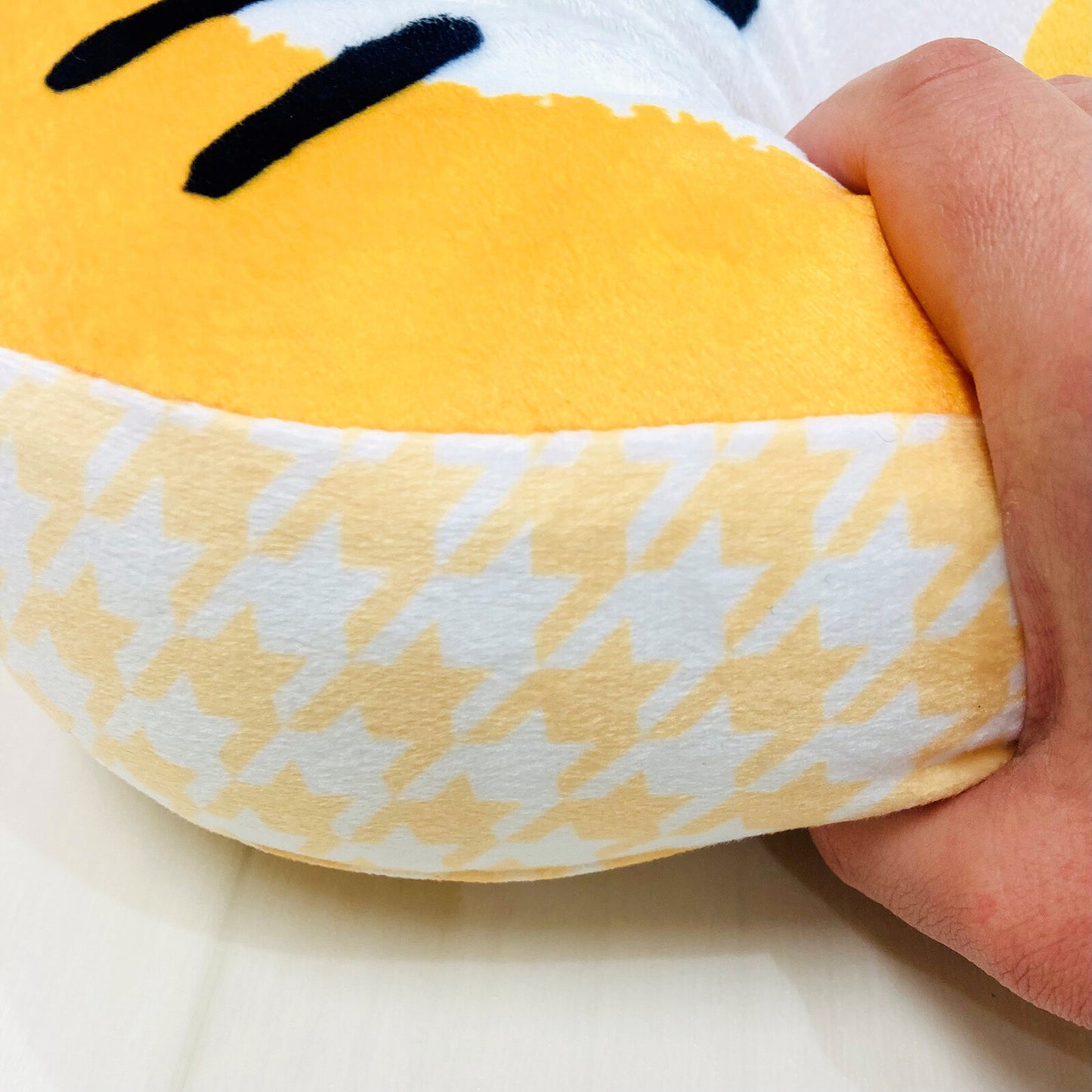 Sanrio Hello Kitty Kaohana Design Cushion