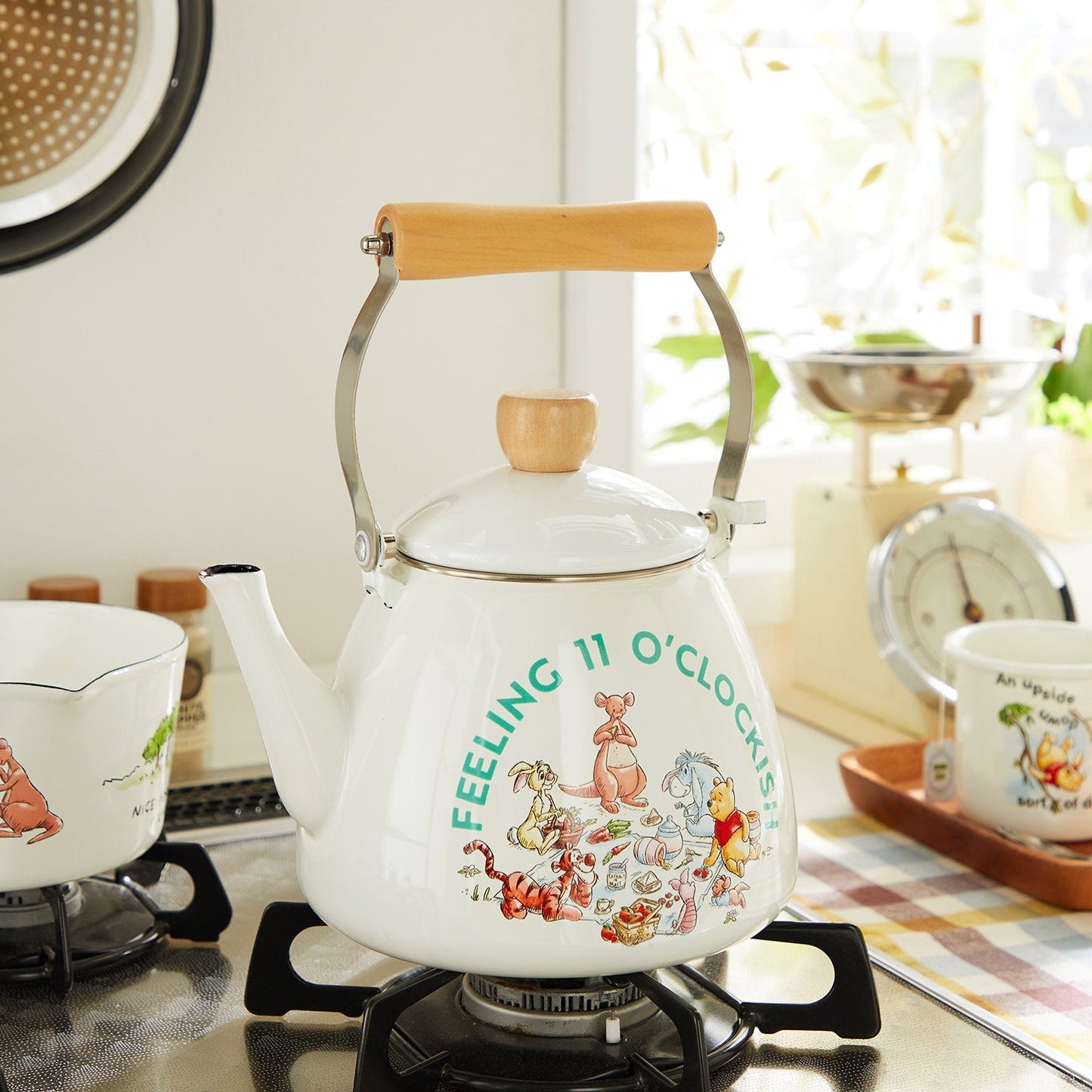 Winnie the Pooh Enamel Kettle 2L