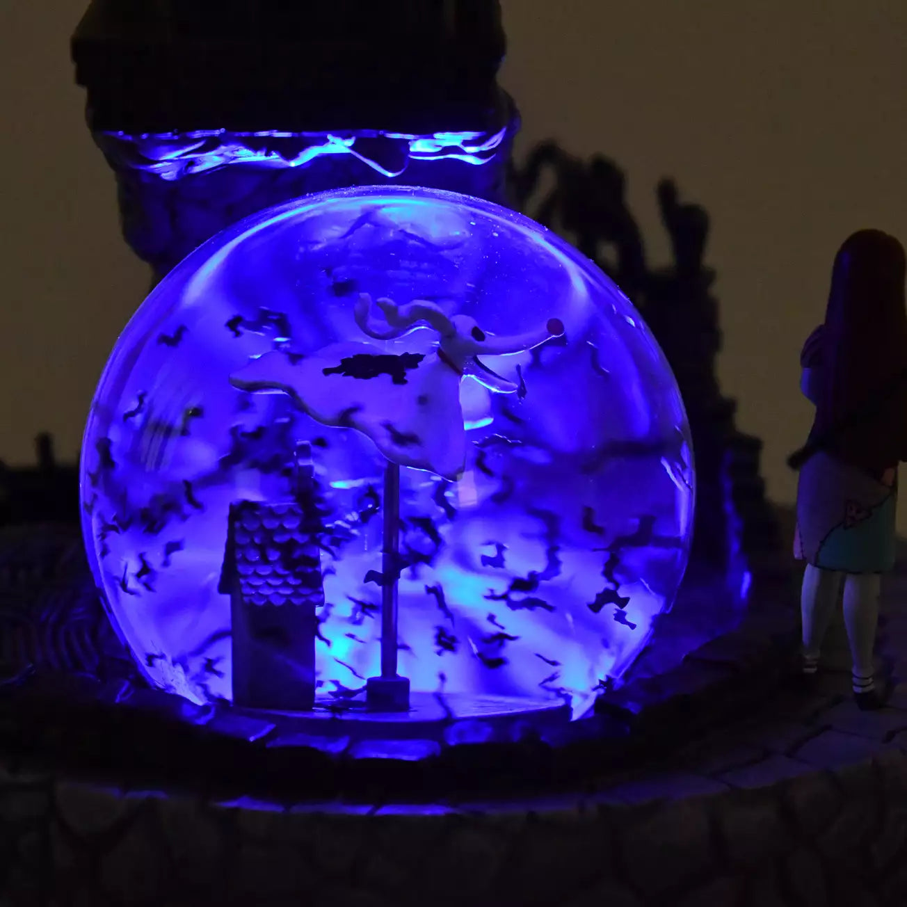 TIM BURTON'S THE NIGHTMARE BEFORE CHRISTMAS