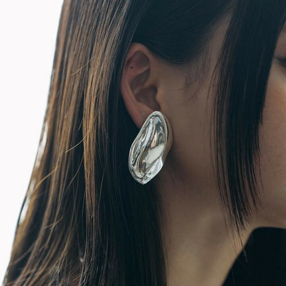 Smooth Light Earrings