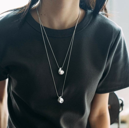 Smooth D Motif Necklace