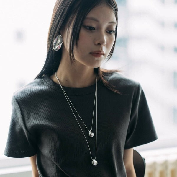 Smooth D Motif Necklace