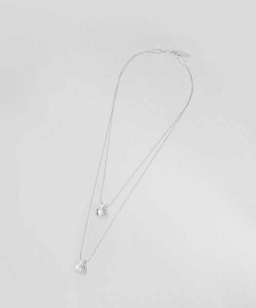Smooth D Motif Necklace