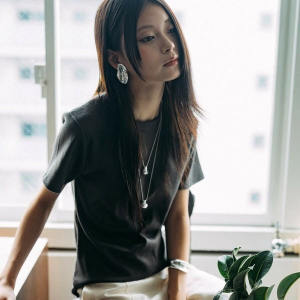 Smooth D Motif Necklace