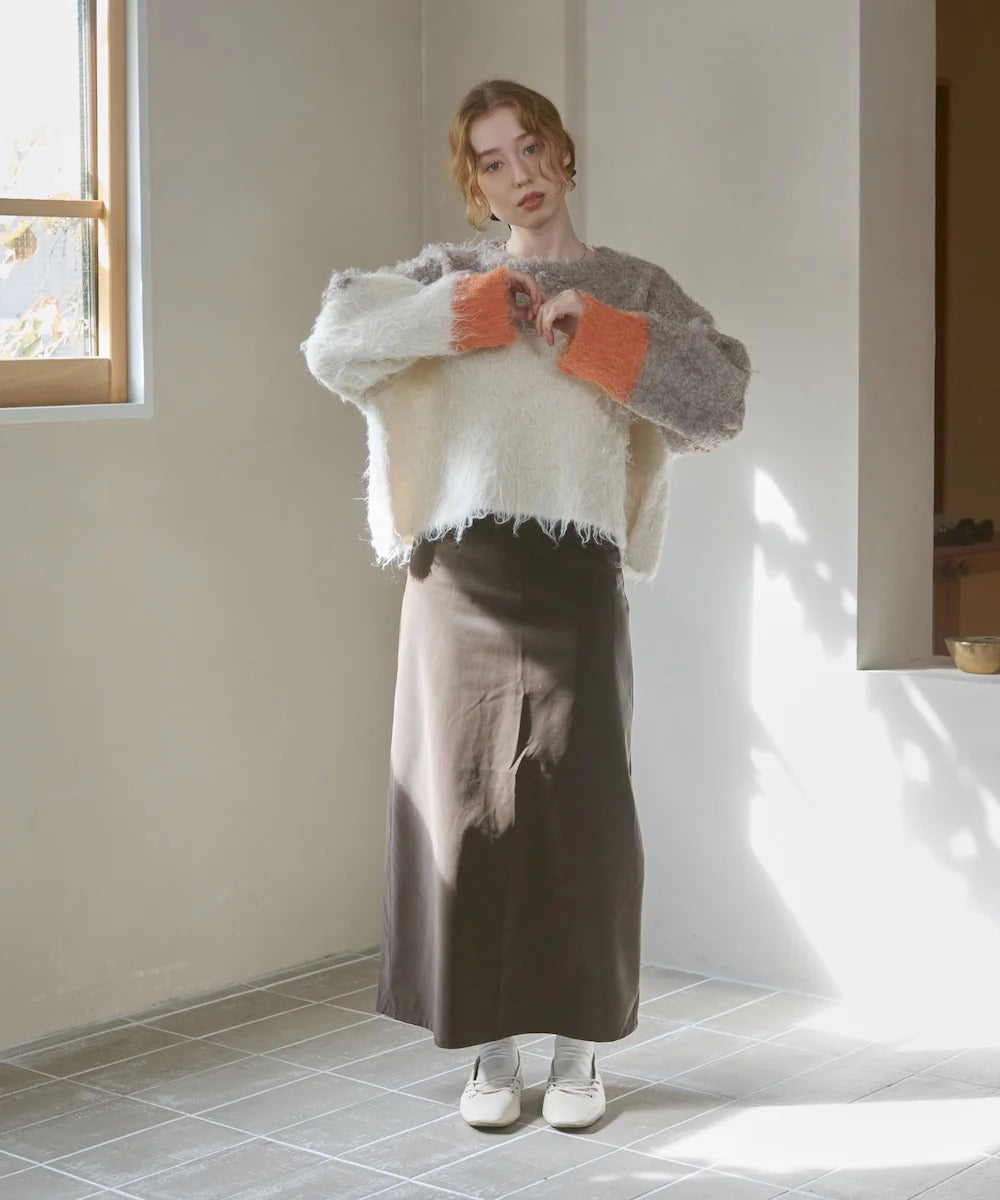 Bab Wave-Colored Short Knit Top