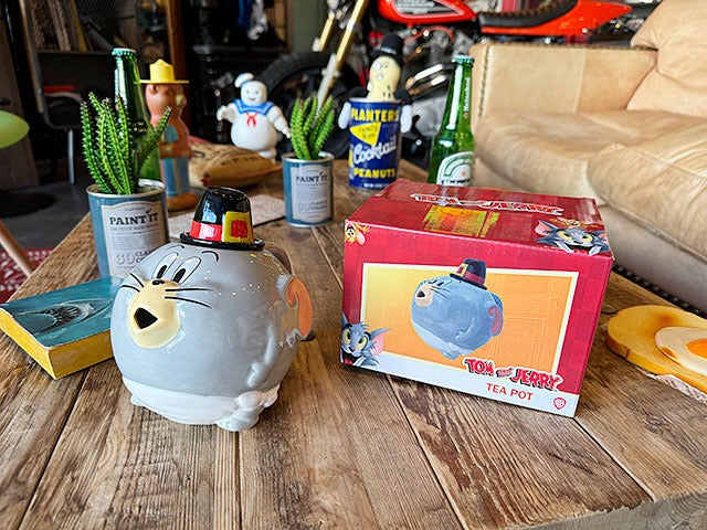 Tom and Jerry Taffy Teapot